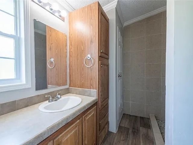121 Windy Creek, Springtown, TX 76082