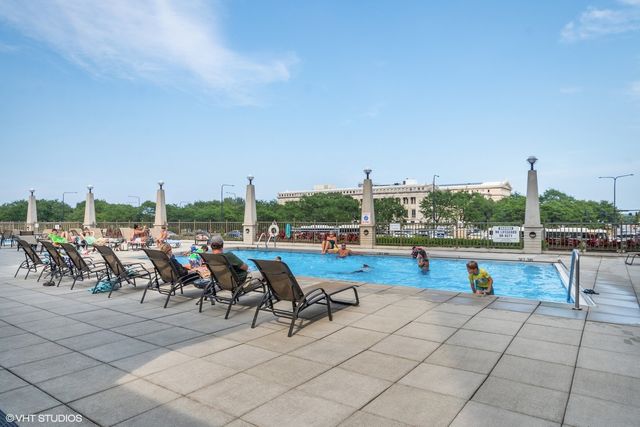 233 E 13TH Street 2501, Chicago, IL 60605