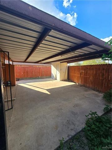 519 E 3rd Street, Sullivan City, TX 78595