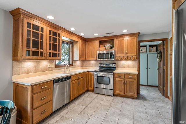 375 W 200 N, Columbia City, IN 46725