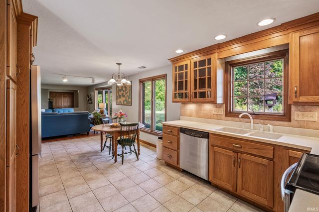 375 W 200 N, Columbia City, IN 46725