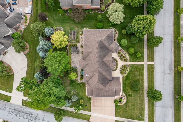 12765 Rambling Rose Lane, St. John, IN 46373
