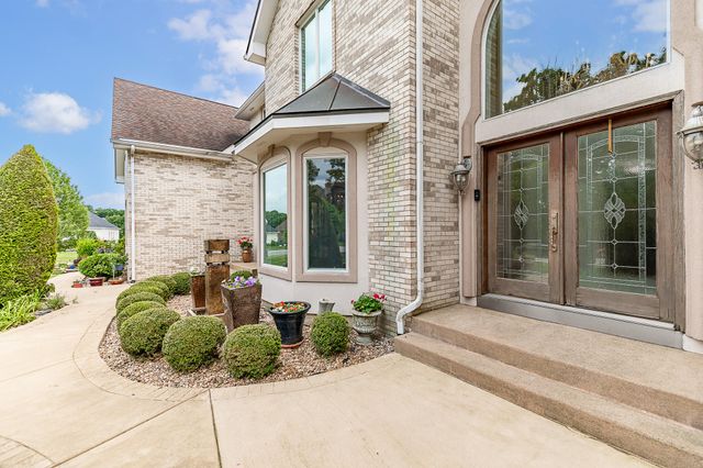 12765 Rambling Rose Lane, St. John, IN 46373