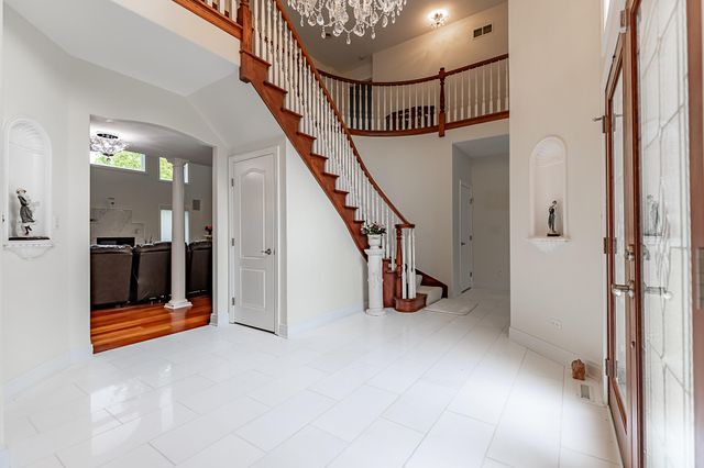 12765 Rambling Rose Lane, St. John, IN 46373