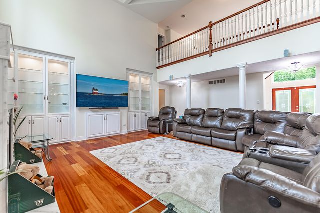 12765 Rambling Rose Lane, St. John, IN 46373