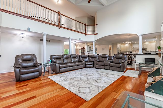 12765 Rambling Rose Lane, St. John, IN 46373