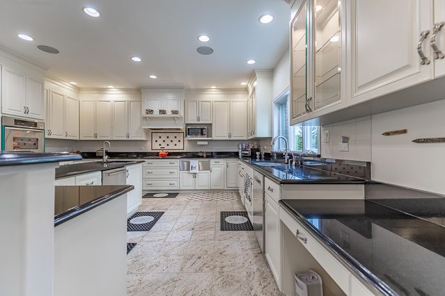 12765 Rambling Rose Lane, St. John, IN 46373