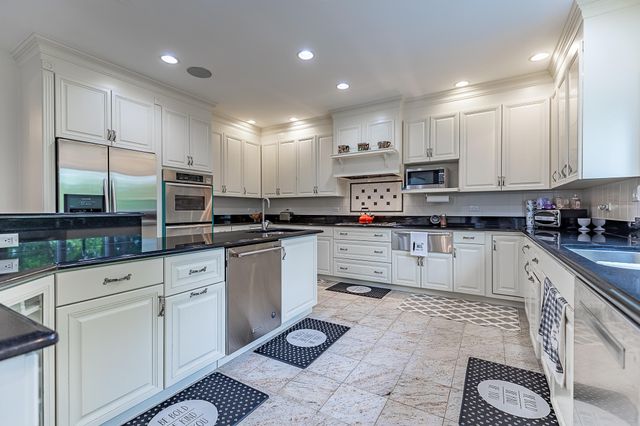 12765 Rambling Rose Lane, St. John, IN 46373