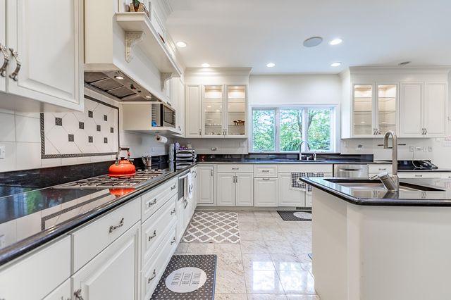 12765 Rambling Rose Lane, St. John, IN 46373