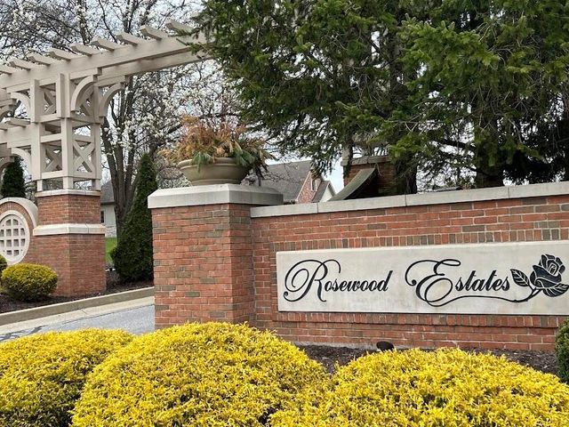 12765 Rambling Rose Lane, St. John, IN 46373