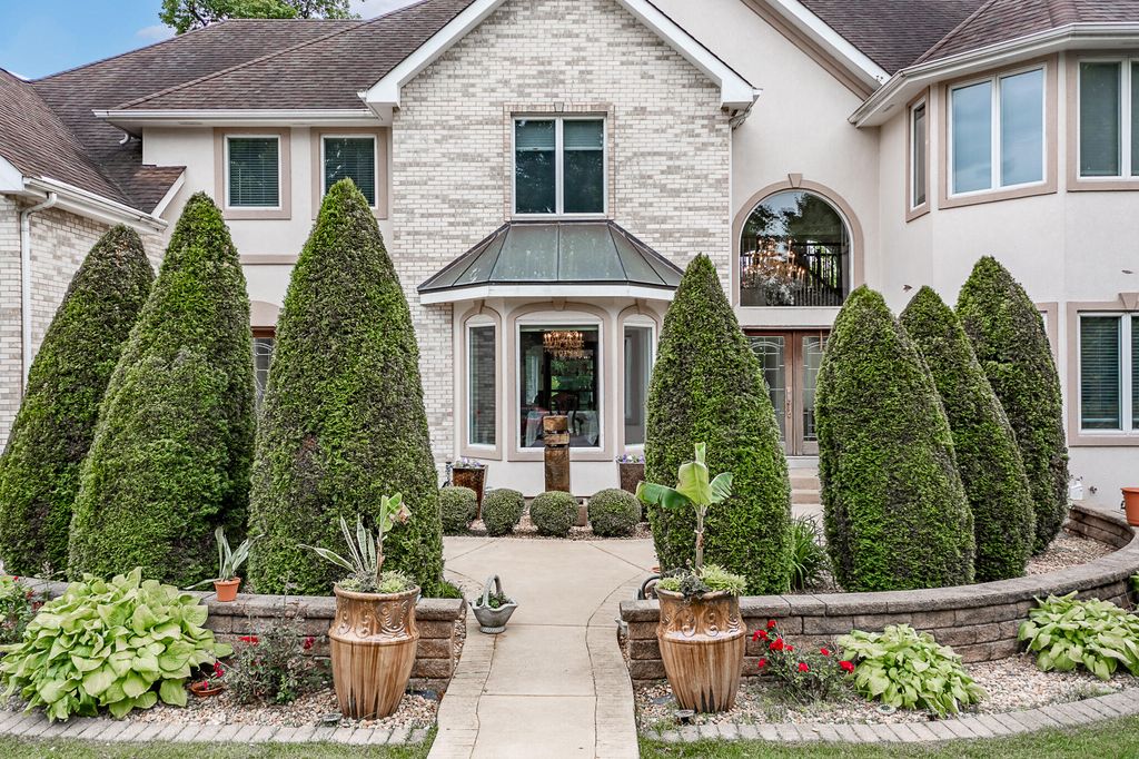 12765 Rambling Rose Lane, St. John, IN 46373