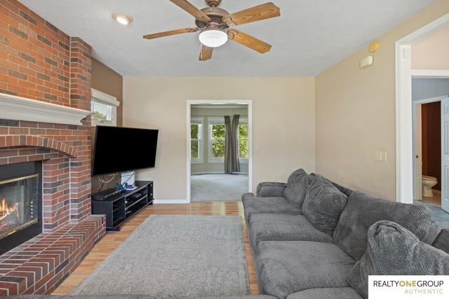 17812 Washington Circle, Omaha, NE 68135