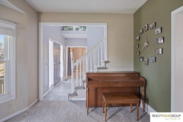 17812 Washington Circle, Omaha, NE 68135