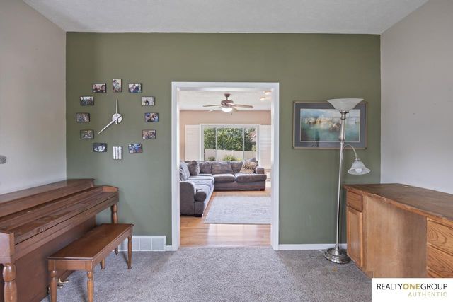 17812 Washington Circle, Omaha, NE 68135