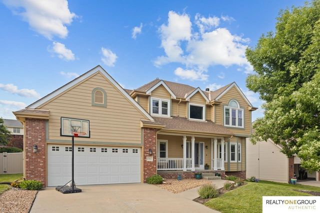 17812 Washington Circle, Omaha, NE 68135