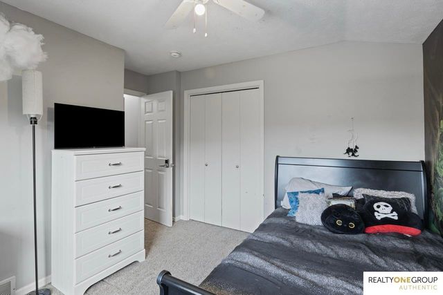 17812 Washington Circle, Omaha, NE 68135