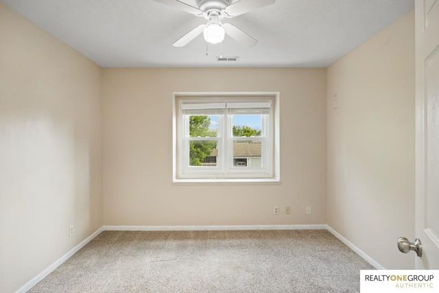 17812 Washington Circle, Omaha, NE 68135