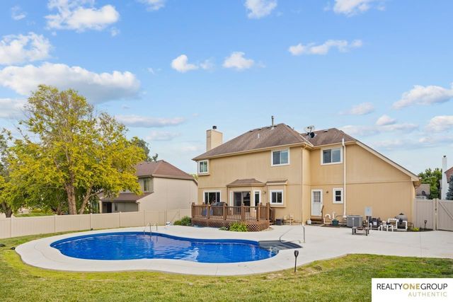 17812 Washington Circle, Omaha, NE 68135