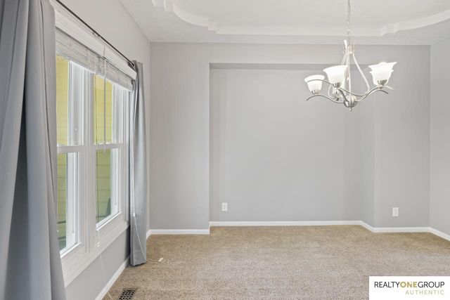 17812 Washington Circle, Omaha, NE 68135