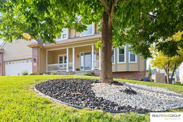 17812 Washington Circle, Omaha, NE 68135