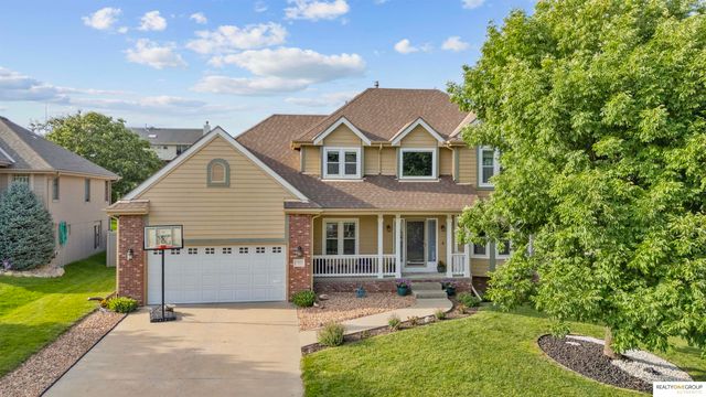 17812 Washington Circle, Omaha, NE 68135