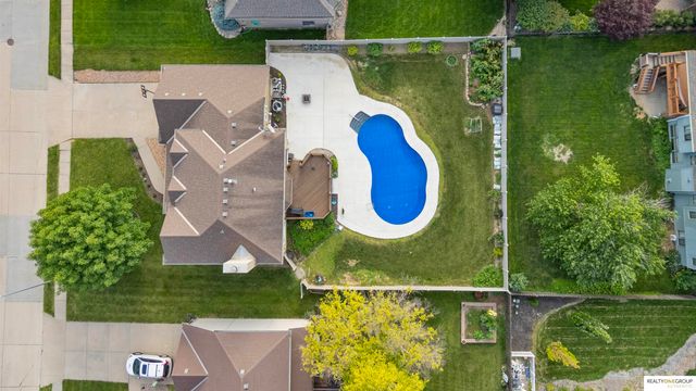 17812 Washington Circle, Omaha, NE 68135