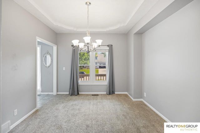 17812 Washington Circle, Omaha, NE 68135