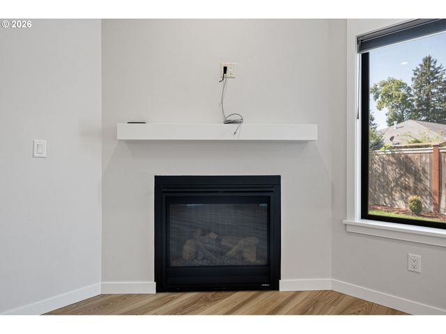 871 SALMONBERRY St, Springfield, OR 97477