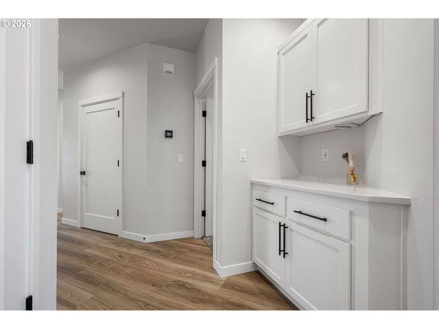 871 SALMONBERRY St, Springfield, OR 97477