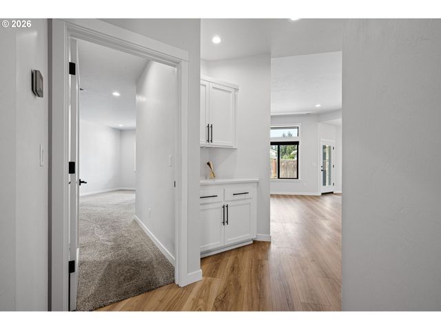 871 SALMONBERRY St, Springfield, OR 97477