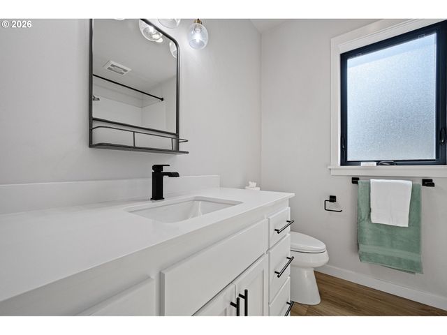 871 SALMONBERRY St, Springfield, OR 97477