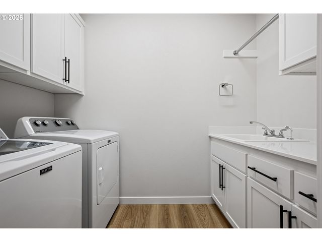 871 SALMONBERRY St, Springfield, OR 97477
