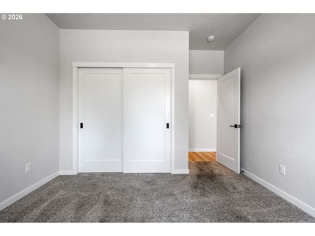 871 SALMONBERRY St, Springfield, OR 97477