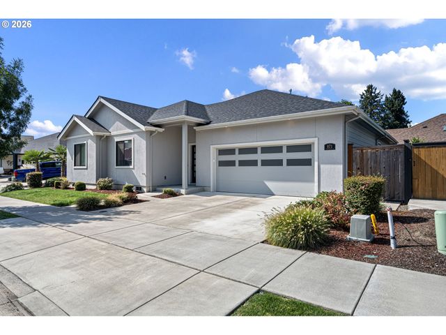 871 SALMONBERRY St, Springfield, OR 97477