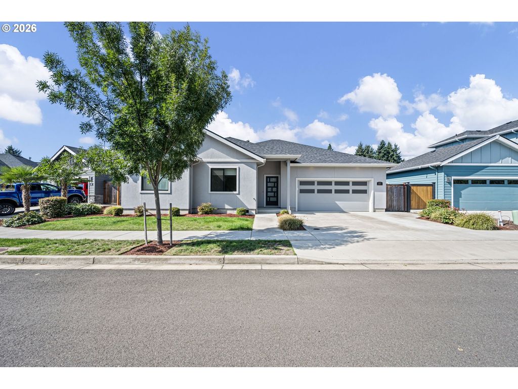 871 SALMONBERRY St, Springfield, OR 97477