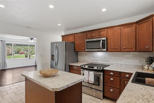221 S Pybas Street, Washington, OK 73093