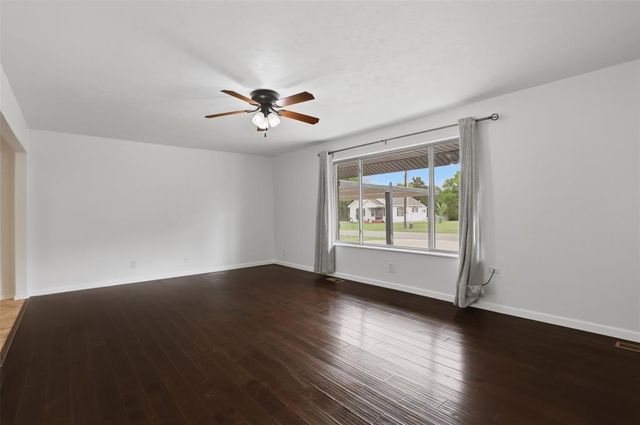 221 S Pybas Street, Washington, OK 73093