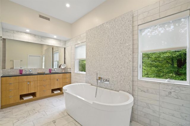 116 Davids Way, Bedford Hills, NY 10507