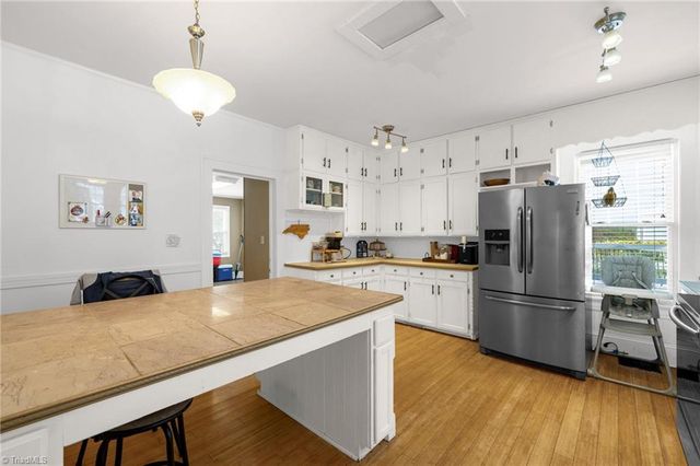 1102 Courtland Avenue, Reidsville, NC 27320