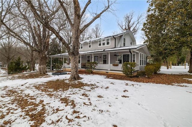 1102 Courtland Avenue, Reidsville, NC 27320