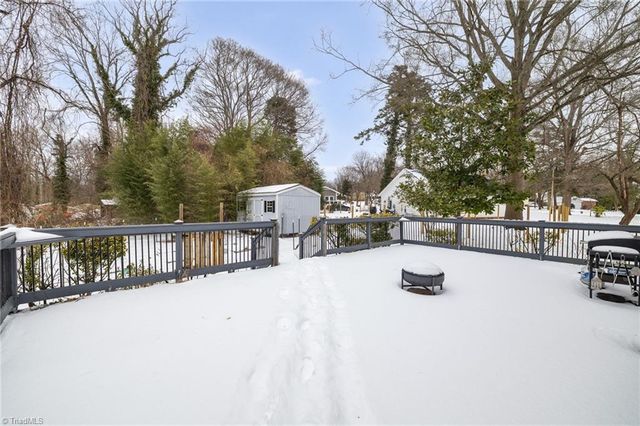 1102 Courtland Avenue, Reidsville, NC 27320