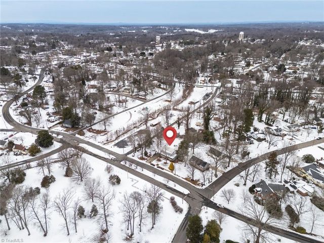 1102 Courtland Avenue, Reidsville, NC 27320