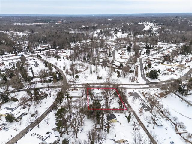 1102 Courtland Avenue, Reidsville, NC 27320