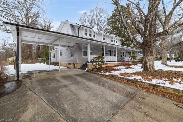 1102 Courtland Avenue, Reidsville, NC 27320