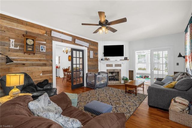 1102 Courtland Avenue, Reidsville, NC 27320