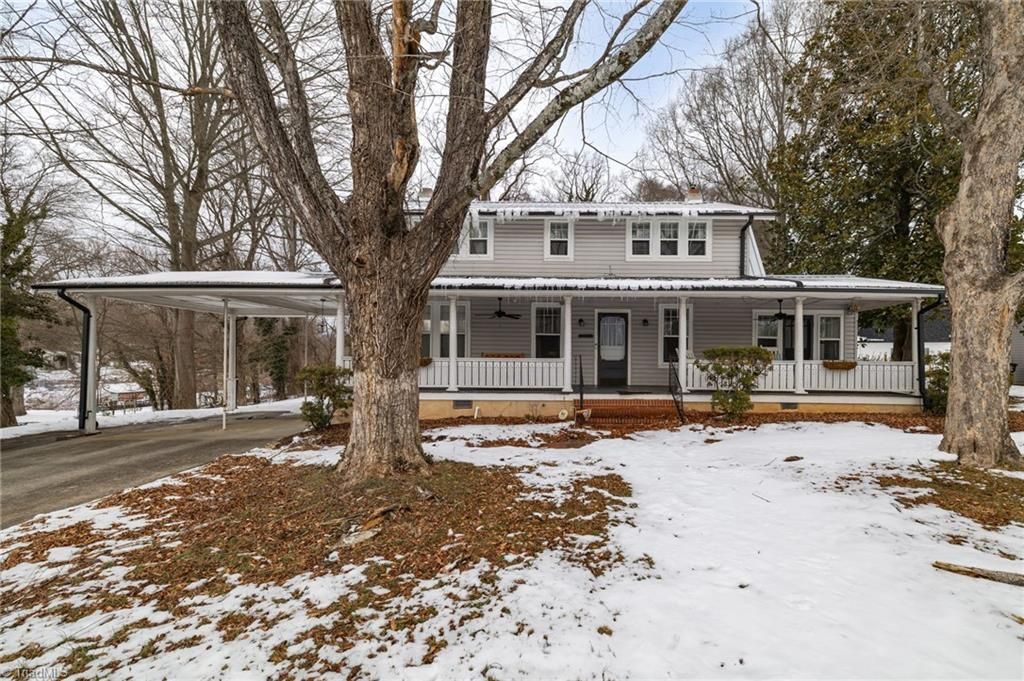 1102 Courtland Avenue, Reidsville, NC 27320