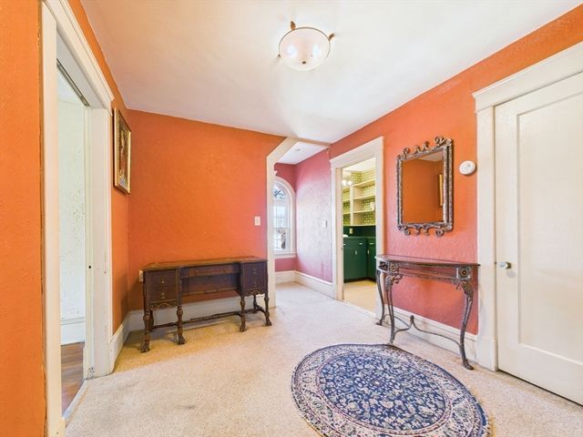 889 High St, Fall River, MA 02720