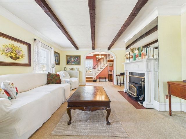 889 High St, Fall River, MA 02720