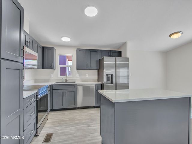 18032 N 2ND Street, Phoenix, AZ 85022