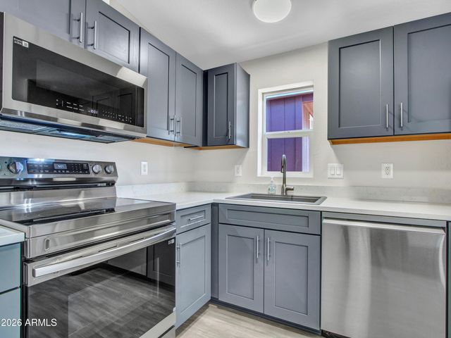 18032 N 2ND Street, Phoenix, AZ 85022